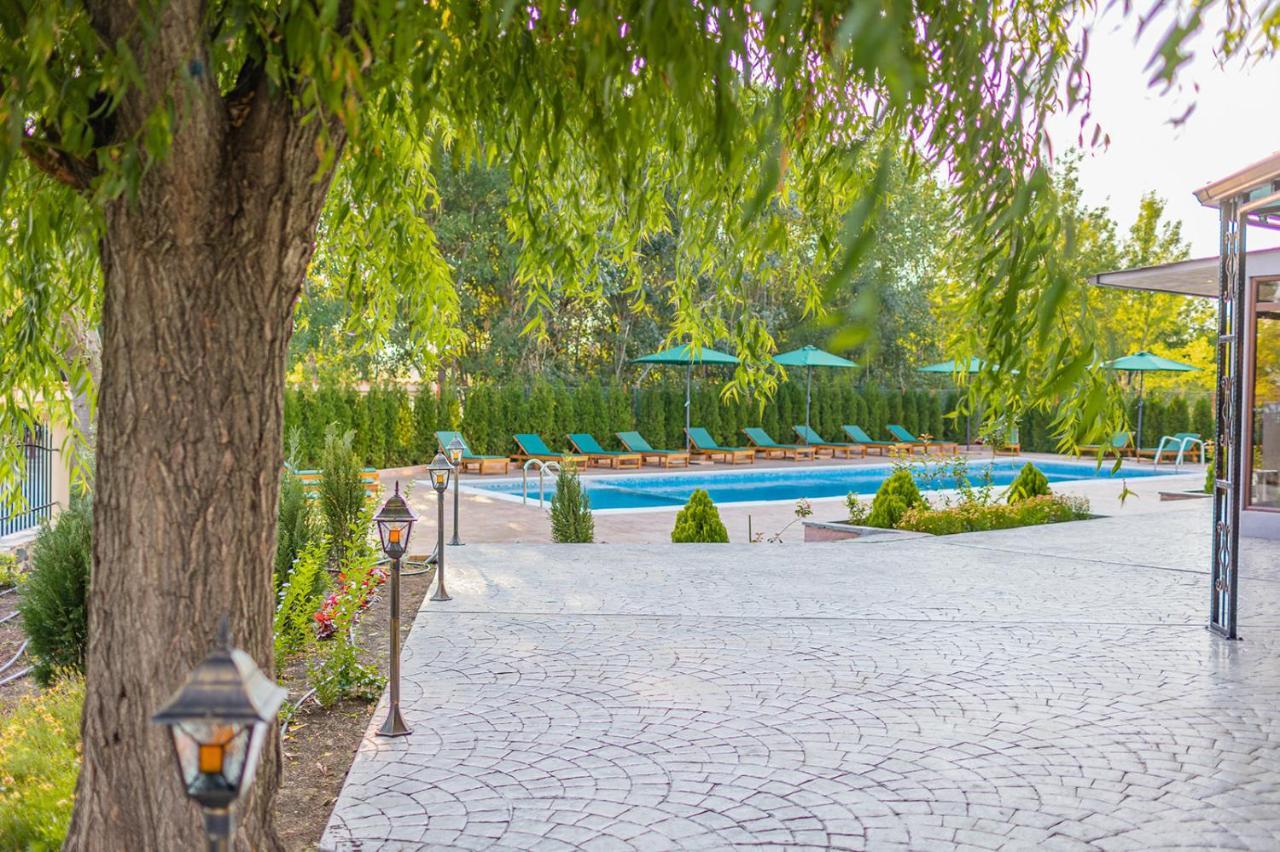 Lecardo Hotel Aheloy Exterior photo